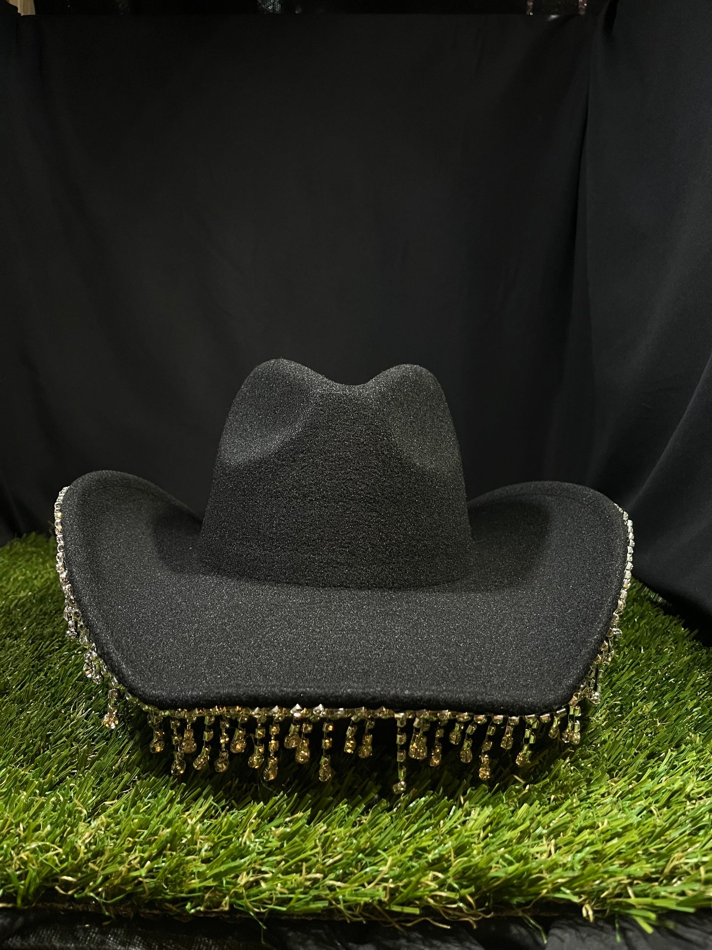 Classic Chandelier Black Hat