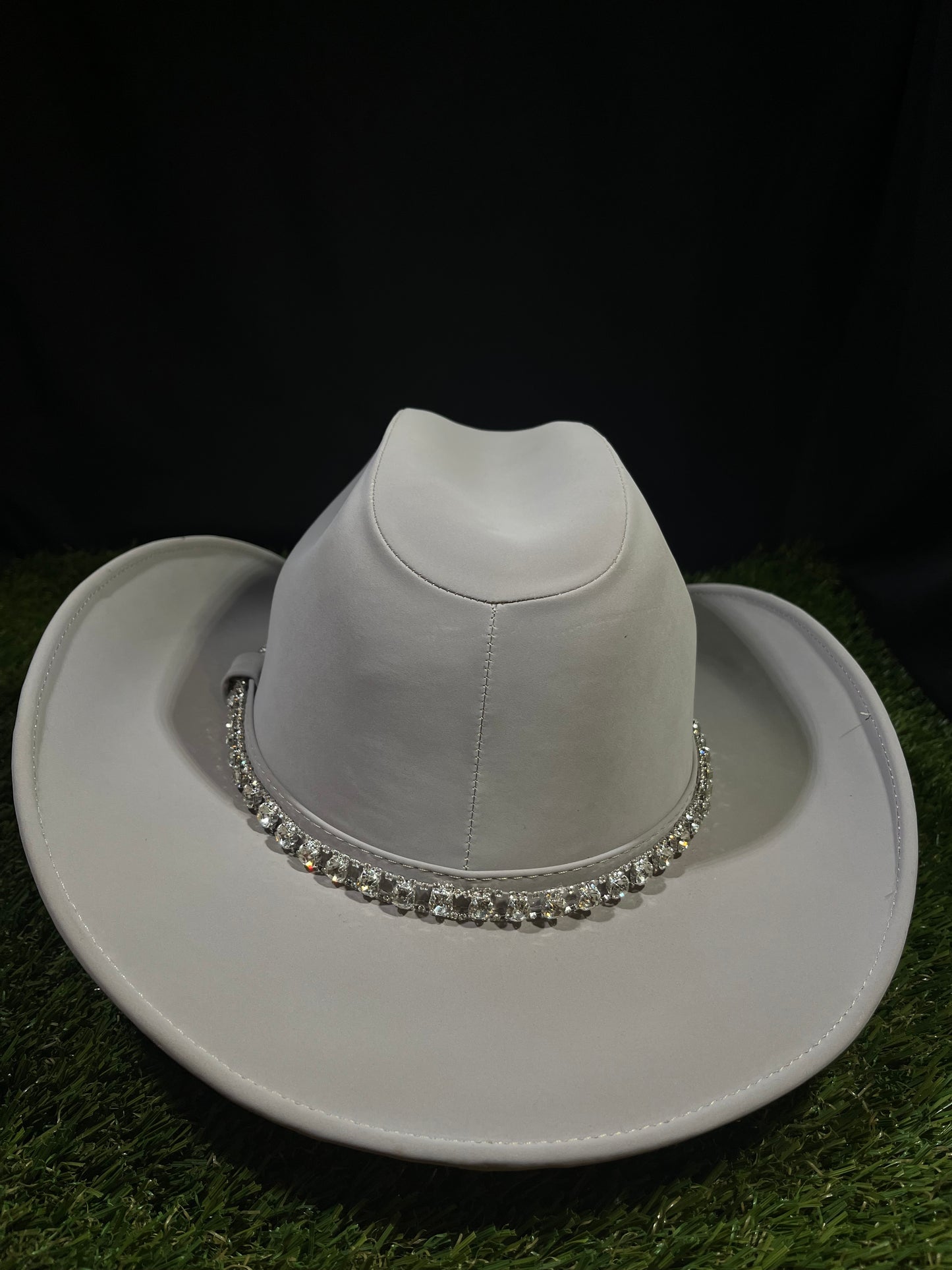 Classic Ivory White Diamond Felt Hat