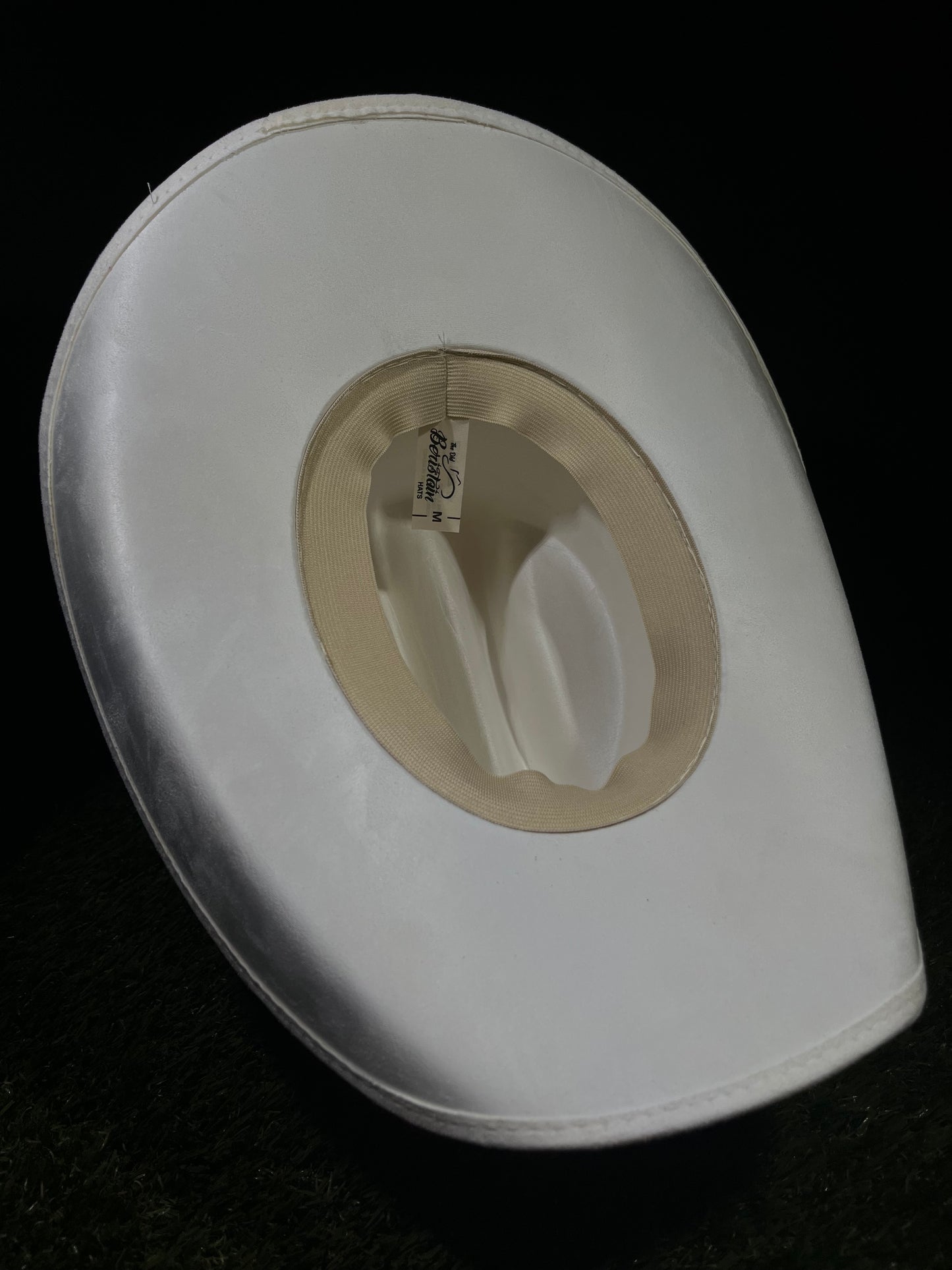 Timeless White Felt Cowboy Cowgirl Hat