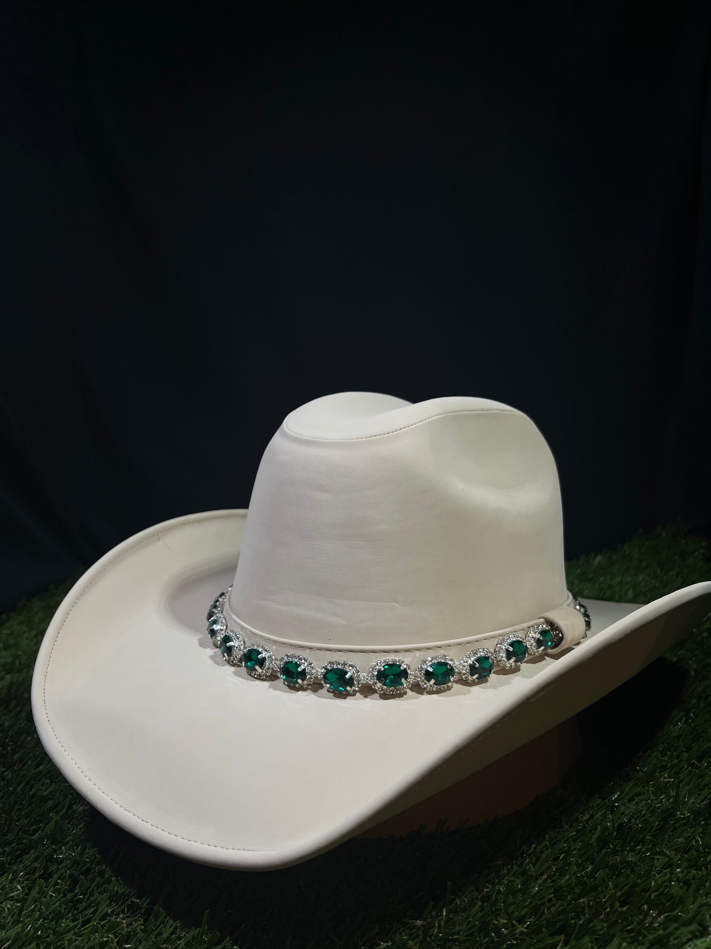 Ivory Emerald Green Diamond Hat