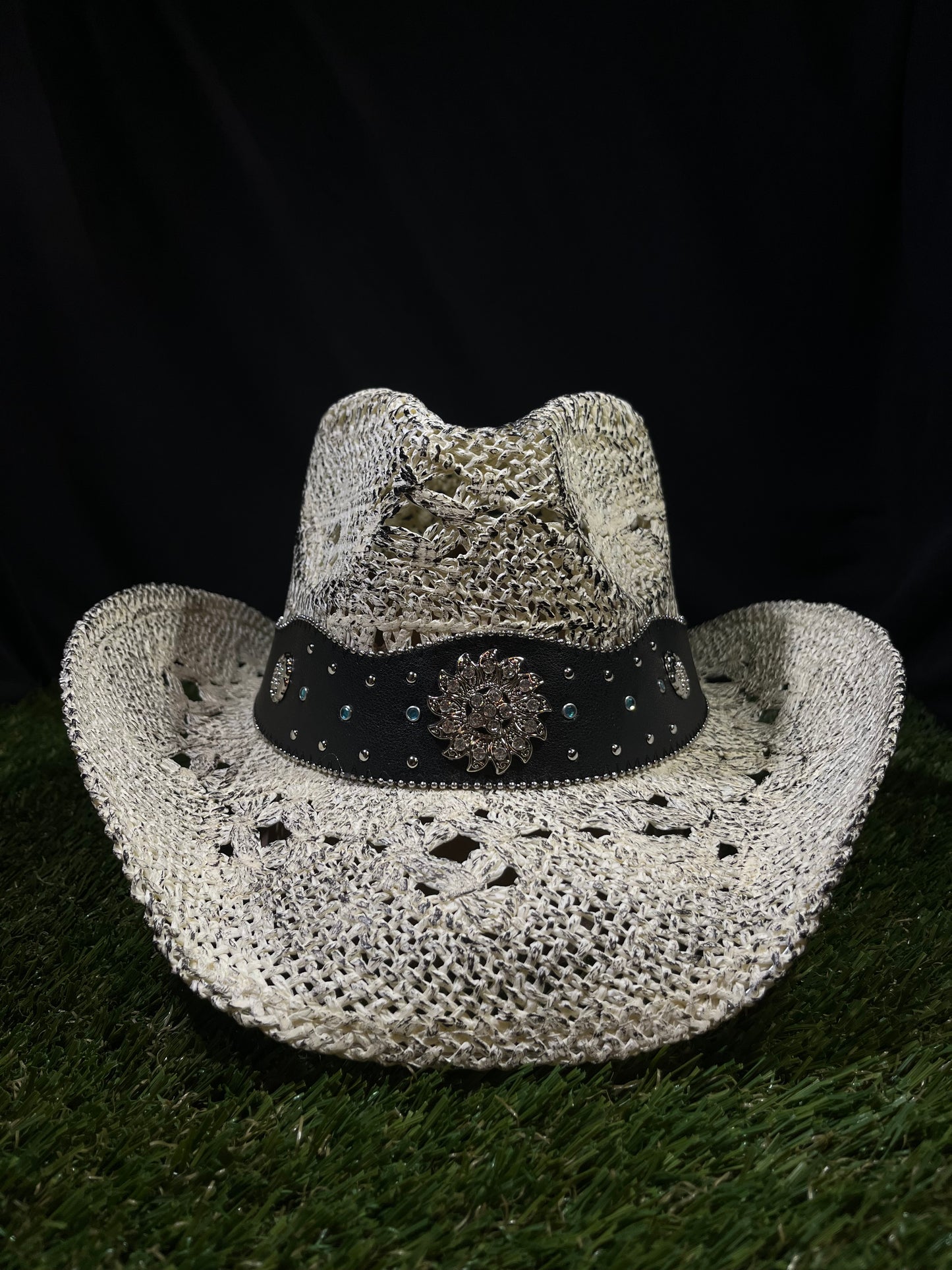White Distressed Straw Cowboy/Cowgirl Hat with Crystal Concho Band – Western Ventilated Style | Correa Hats