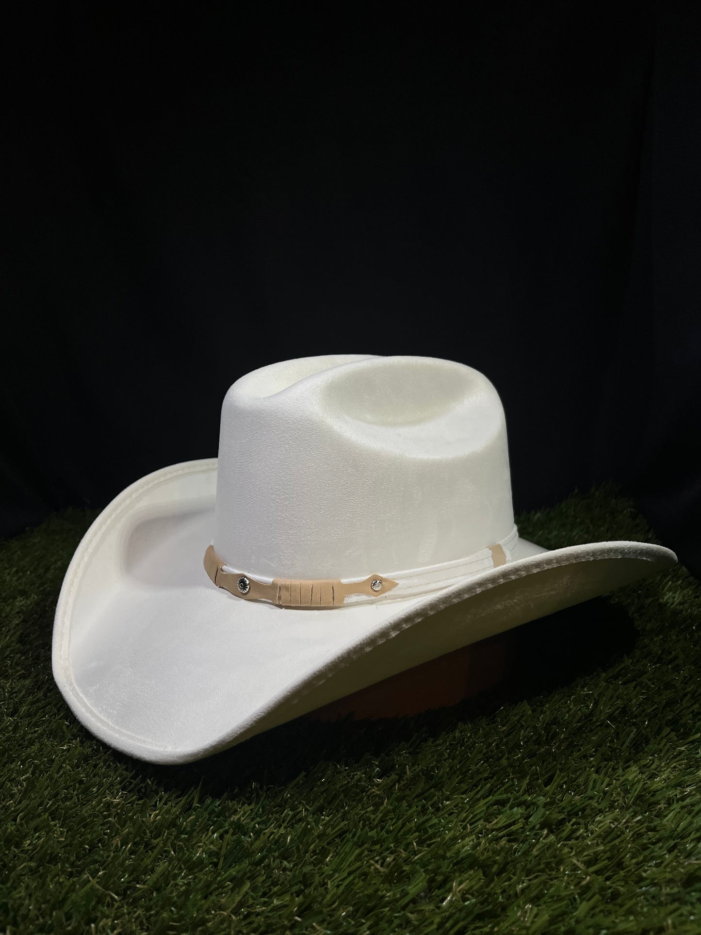 Timeless White Felt Cowboy Cowgirl Hat