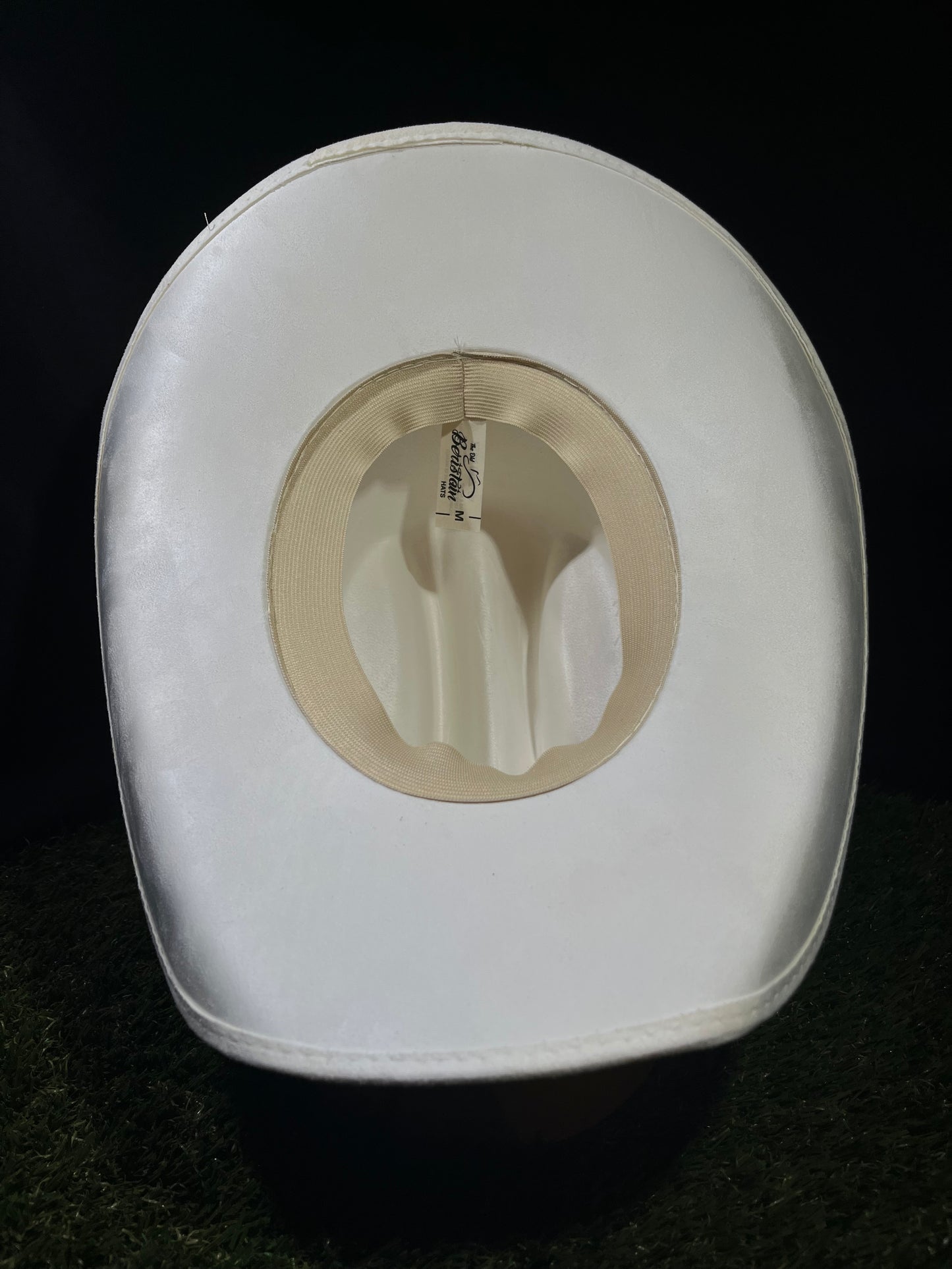 Timeless White Felt Cowboy Cowgirl Hat