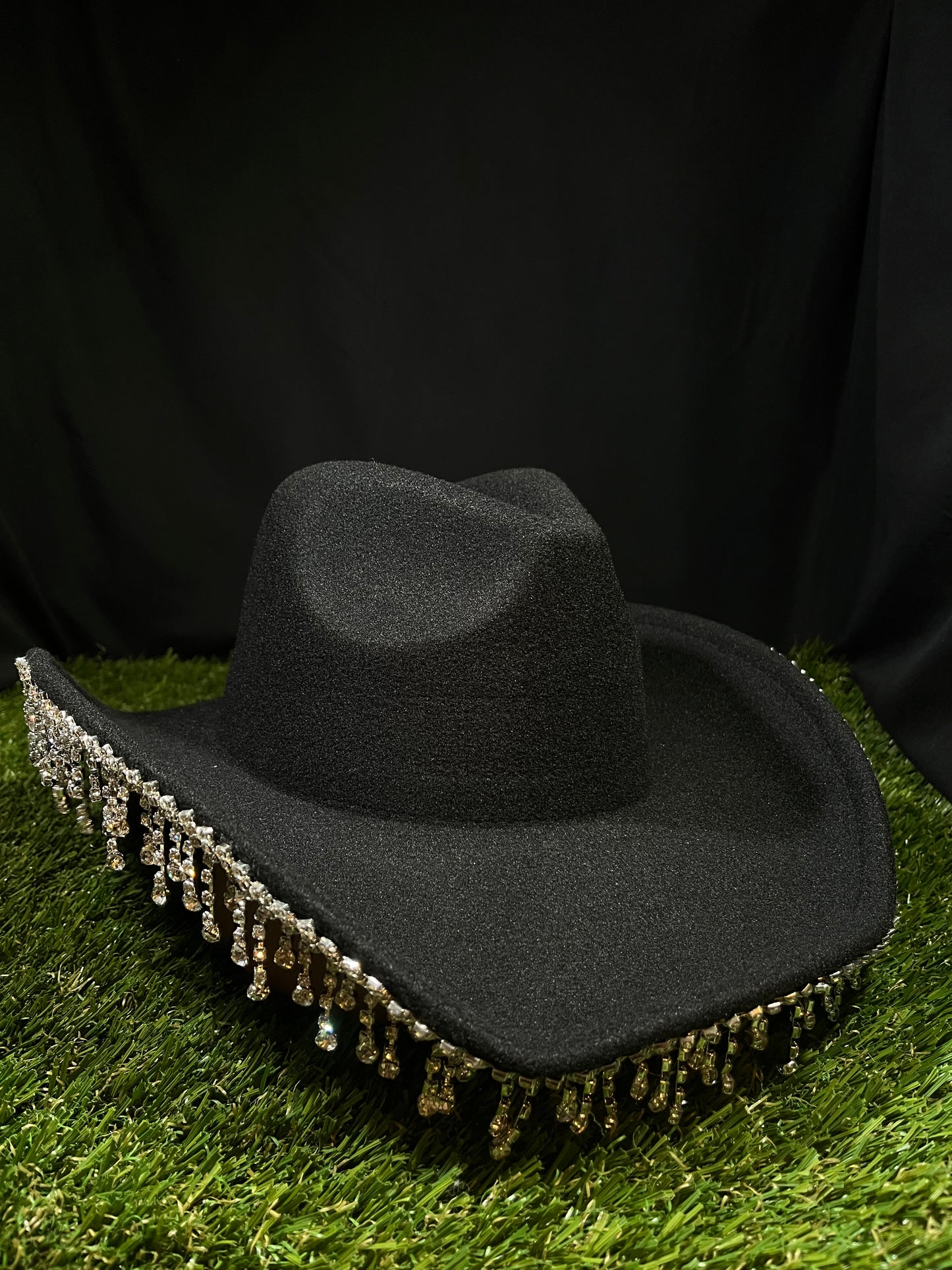 Classic Chandelier Black Hat