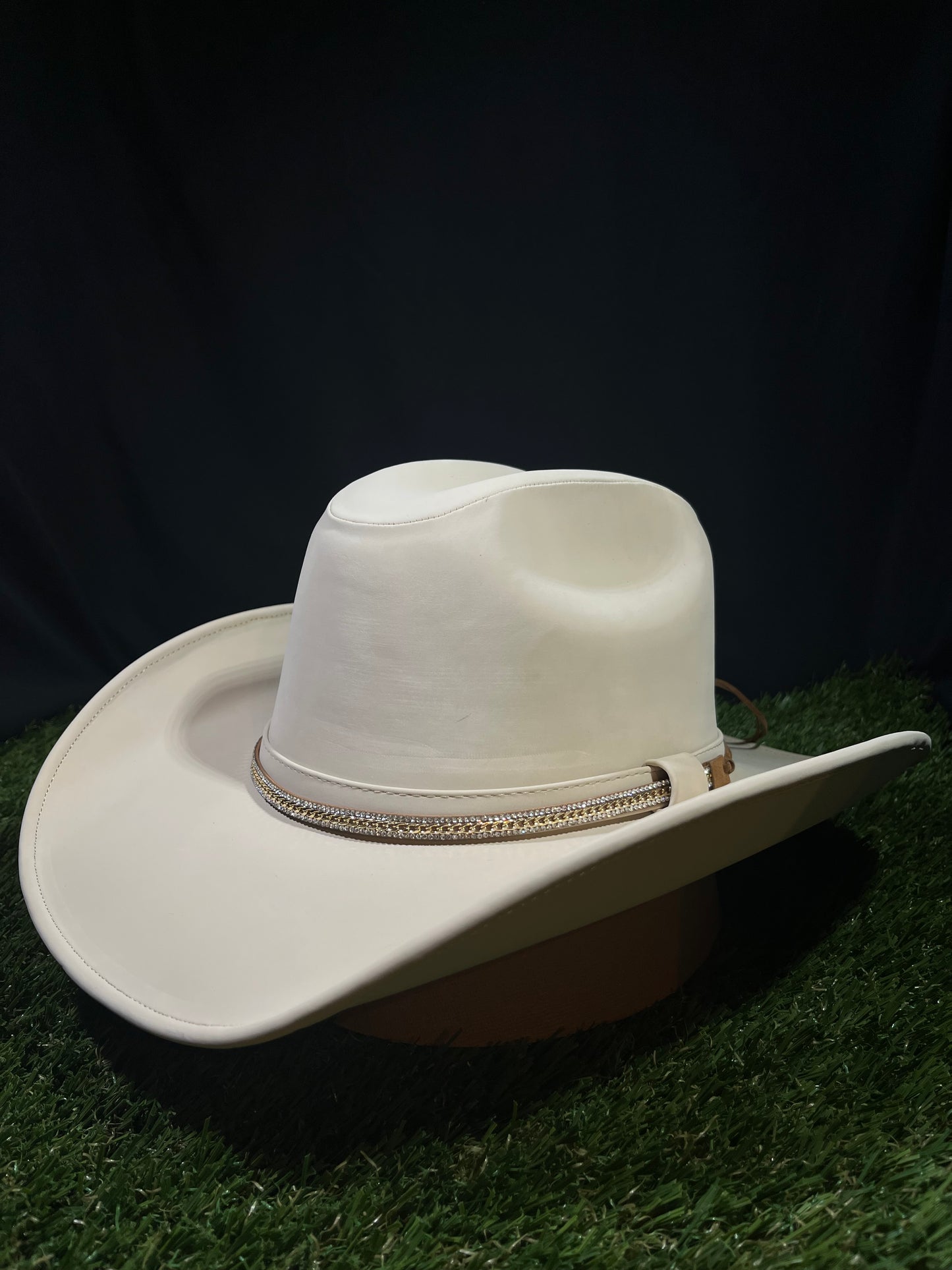 Ivory Sunset – Golden Horizon Hat