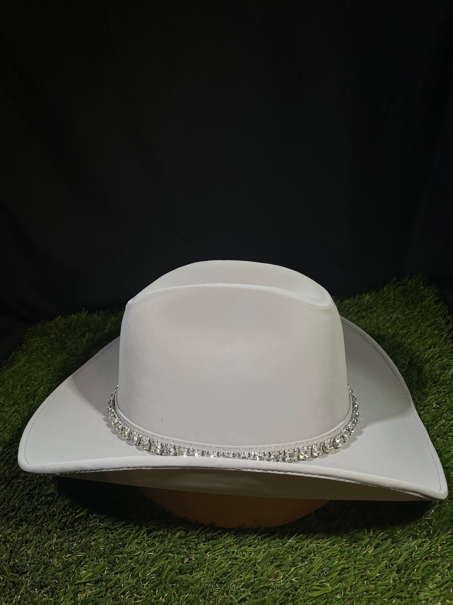 Classic Ivory White Diamond Felt Hat